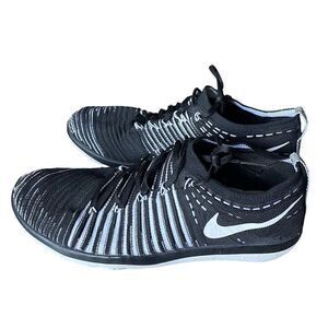 Nike Womens Free Transform Flyknit 833410-010 Black White size 9
